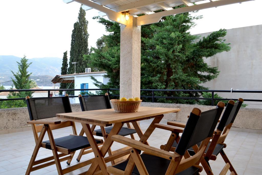 Villa Yiotevi Poros Town المظهر الخارجي الصورة